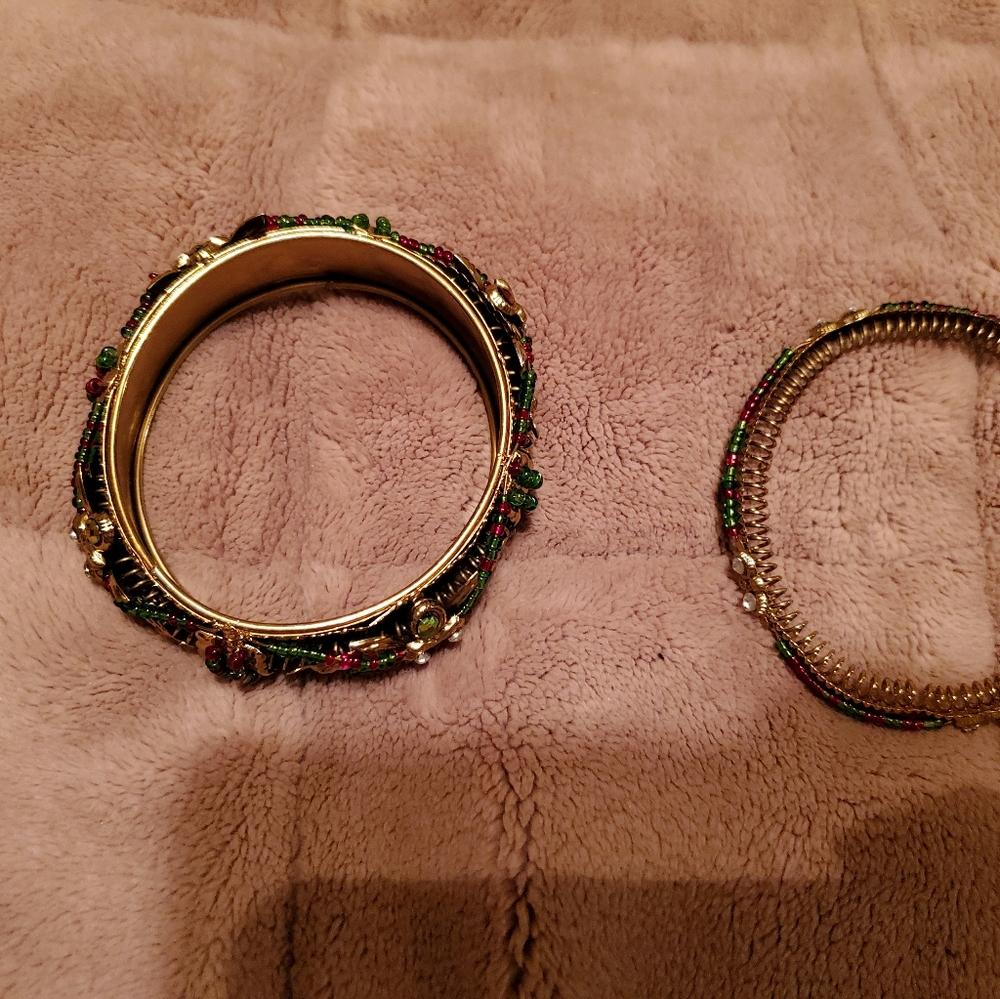 Bracelets - Picture 4 of 6
